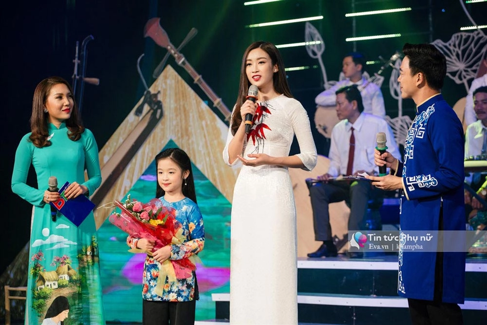 Hoa hậu mỹ linh và hoa hậu nhí bảo ngọc đọ sắc ai đẹp hơn ai - 4