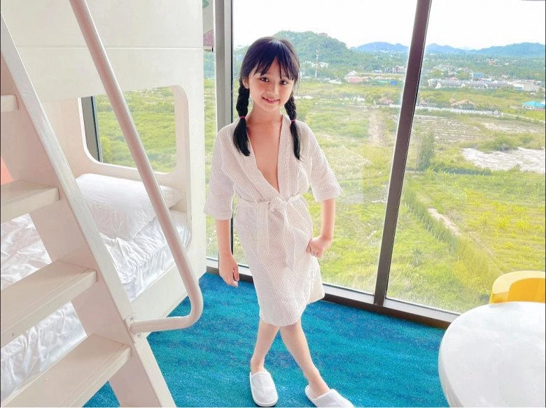Hoa hậu nhí 12 tuổi bị chê trang điểm quá đậm xem ảnh tẩy trang ai cũng bối rối - 11