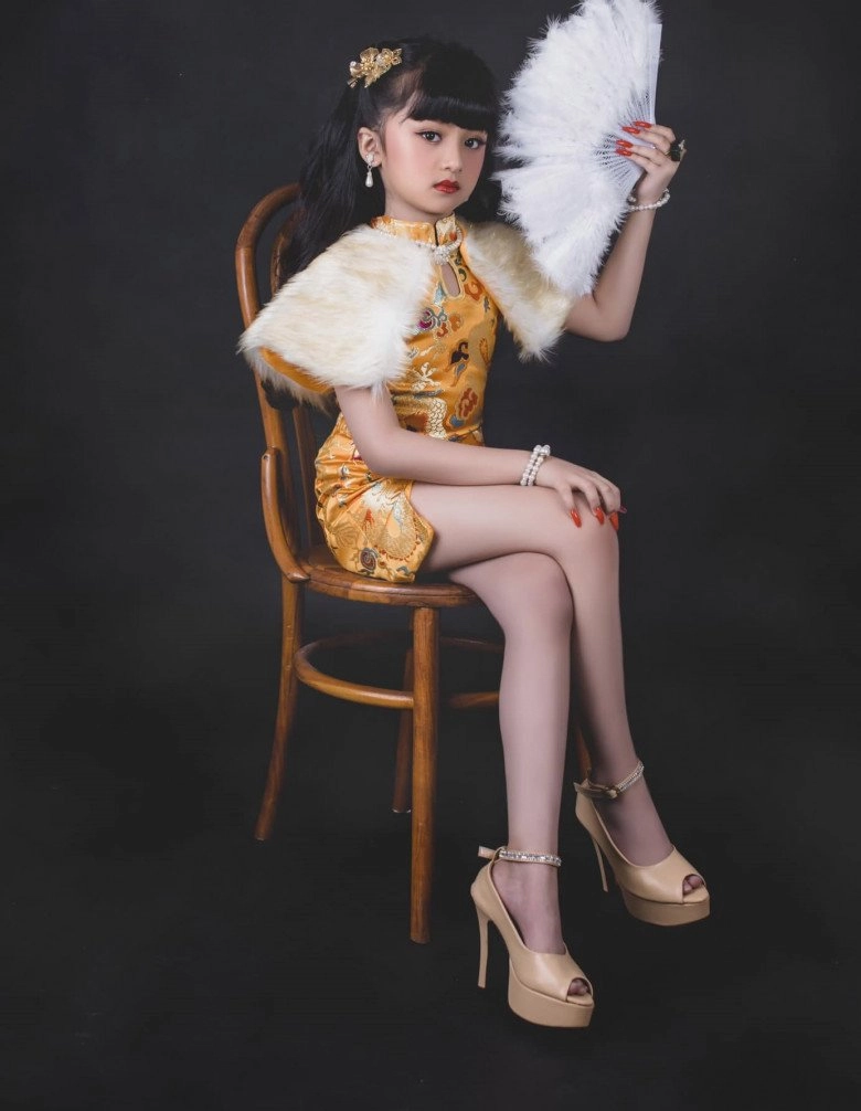 Hoa hậu nhí 12 tuổi bị chê trang điểm quá đậm xem ảnh tẩy trang ai cũng bối rối - 13