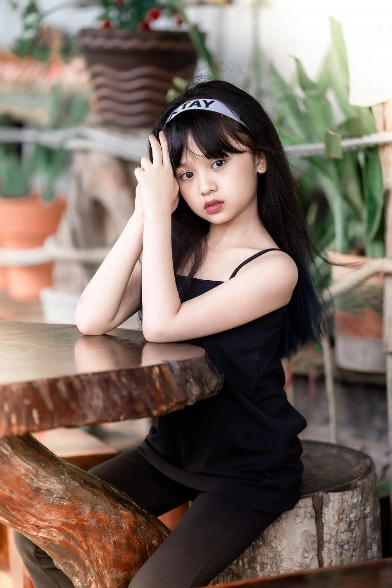 Hoa hậu nhí 12 tuổi bị chê trang điểm quá đậm xem ảnh tẩy trang ai cũng bối rối - 14