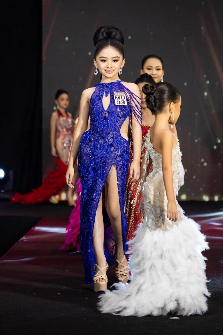 Hoa hậu nhí 12 tuổi bị chê trang điểm quá đậm xem ảnh tẩy trang ai cũng bối rối - 17