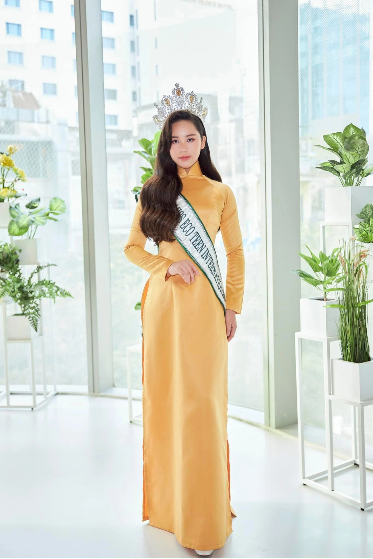Hoa hậu nhí 14 tuổi cật lực ép cân chụp hình cùng phương khánh đôi chân vòng eo đáng nể - 9