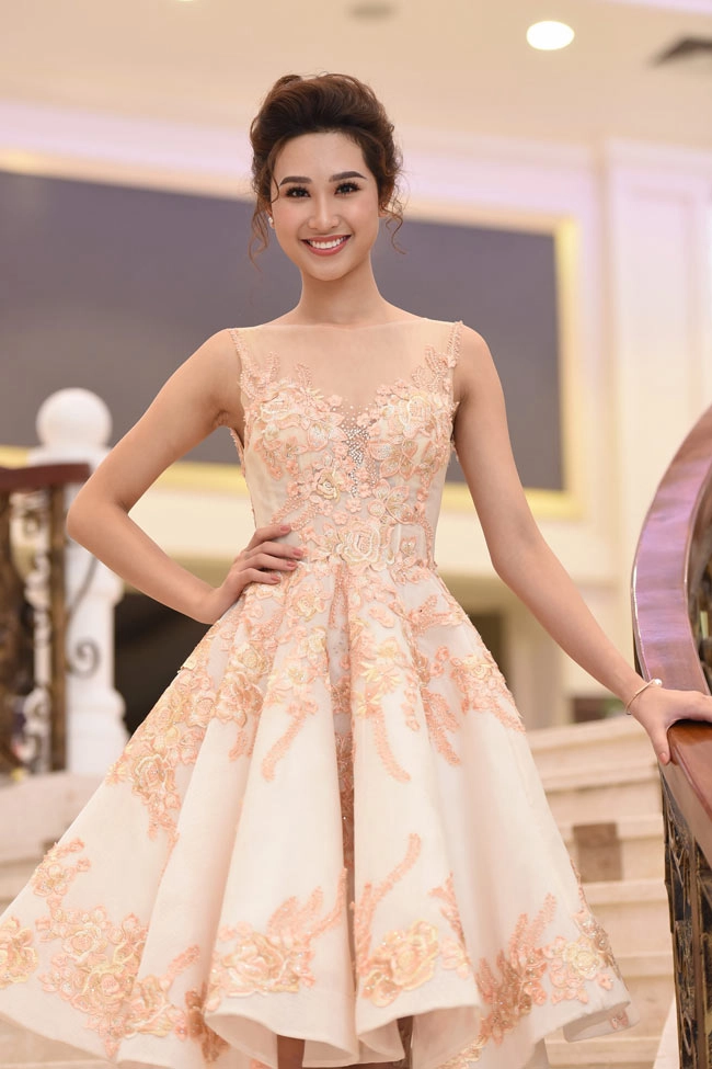 Hoa hậu phụ nữ sắc đẹp phạm anh thư cuốn hút tại hà nội - 6
