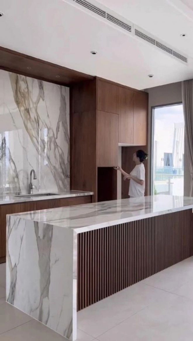 Hoa hậu phương khánh khoe căn penthouse mới mua nội thất đơn giản view đáng giá triệu đô - 7