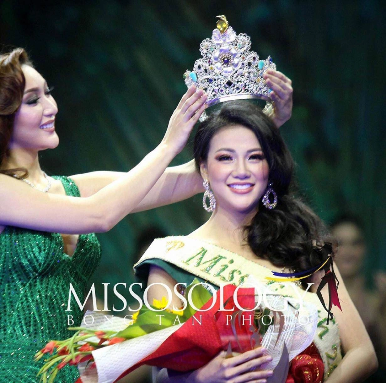 Hoa hậu phương khánh tự hé lộ khuyết điểm đôi chân cầu thủ vẫn giật vương miện miss earth - 1
