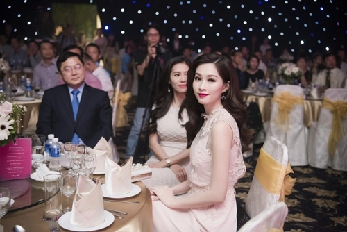 Hoa hậu việt nam 2016 mòn mắt trước vẻ gợi cảm của 30 thí sinh đẹp nhất cuộc thi - 1