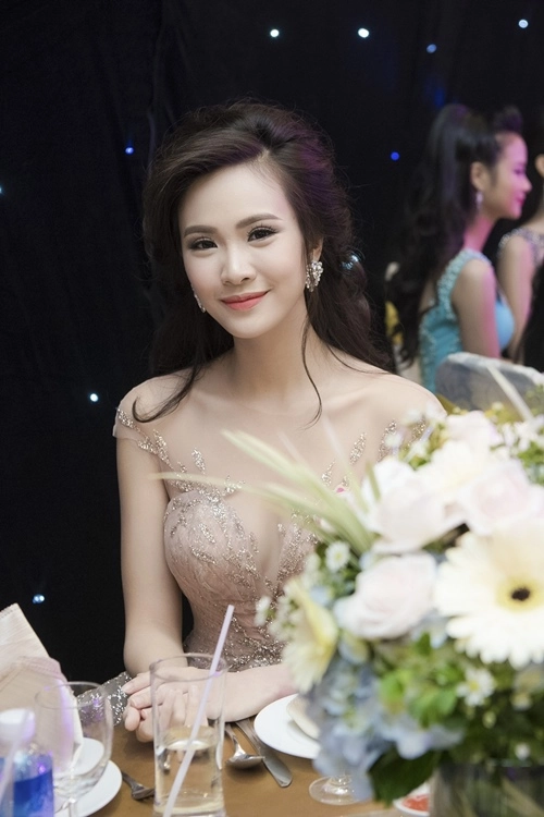 Hoa hậu việt nam 2016 mòn mắt trước vẻ gợi cảm của 30 thí sinh đẹp nhất cuộc thi - 10