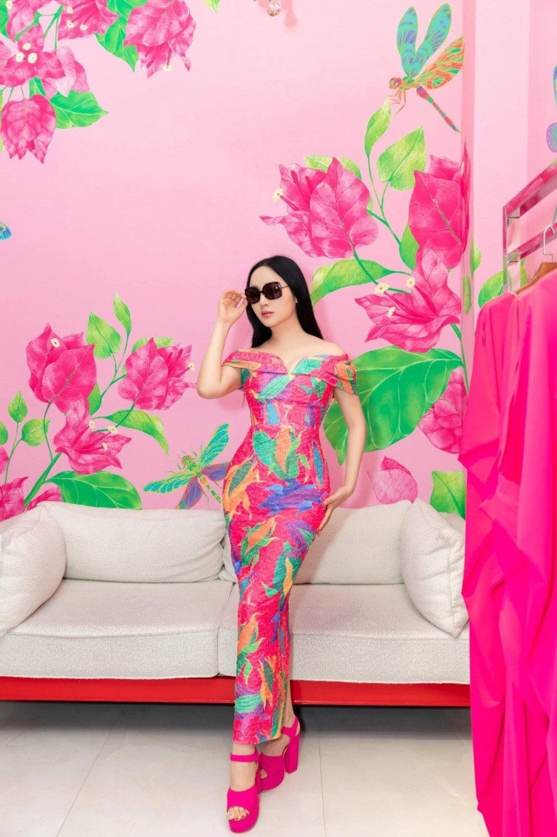 Hoa hậu việt nam không người kế nhiệm tuổi 51 vẫn mặc đồ size xs chứng tỏ body đỉnh cao cỡ nào - 4