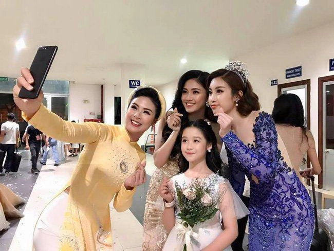 Hoa khôi nhí cần thơ khoe thành tích học tập cuối năm đạt học sinh giỏi lên thẳng lớp 8 - 3