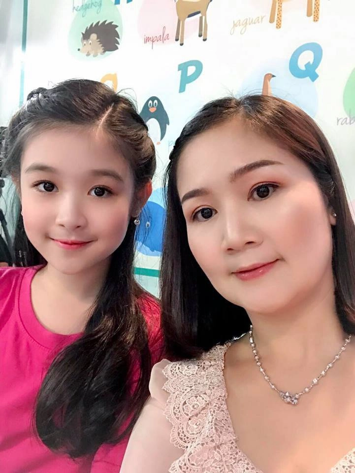 Hoa khôi nhí cần thơ khoe thành tích học tập cuối năm đạt học sinh giỏi lên thẳng lớp 8 - 9