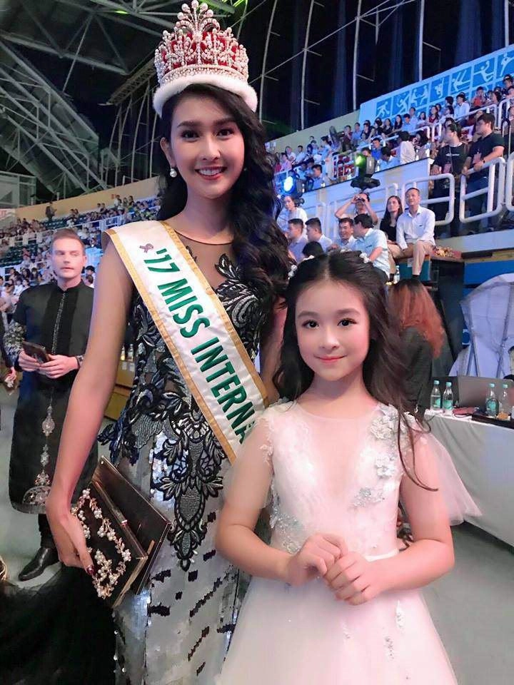 Hoa khôi nhí cần thơ thân thiết với con gái bà trùm hoa hậu thừa nhận định thi nhan sắc - 14