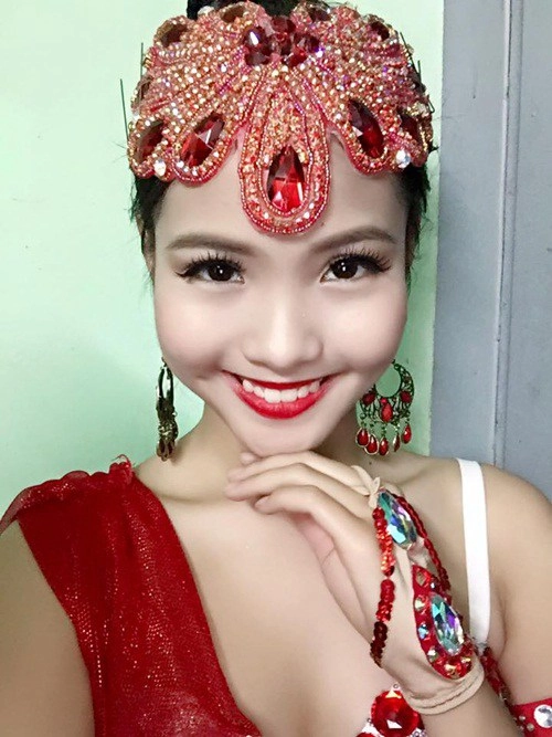 Hoa khôi trung học cướichú già hơn 20 tuổi đám cưới siêu sang giờ chỉ việc nuôi con - 5