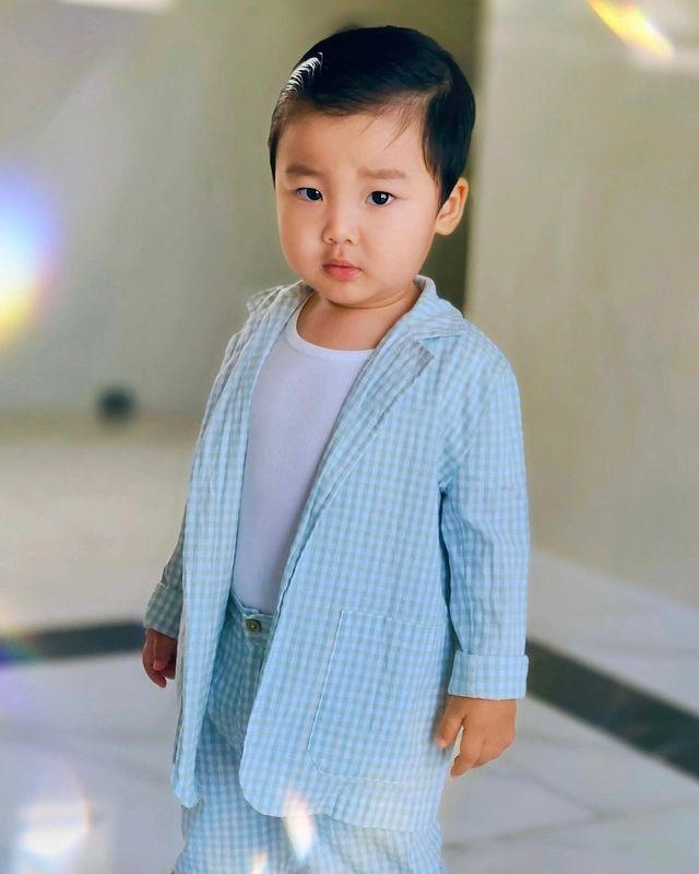 Hòa minzy hạnh phúc khoe danh sách người xem clip con trai phủ sóng nhiều nước âu mỹ - 4