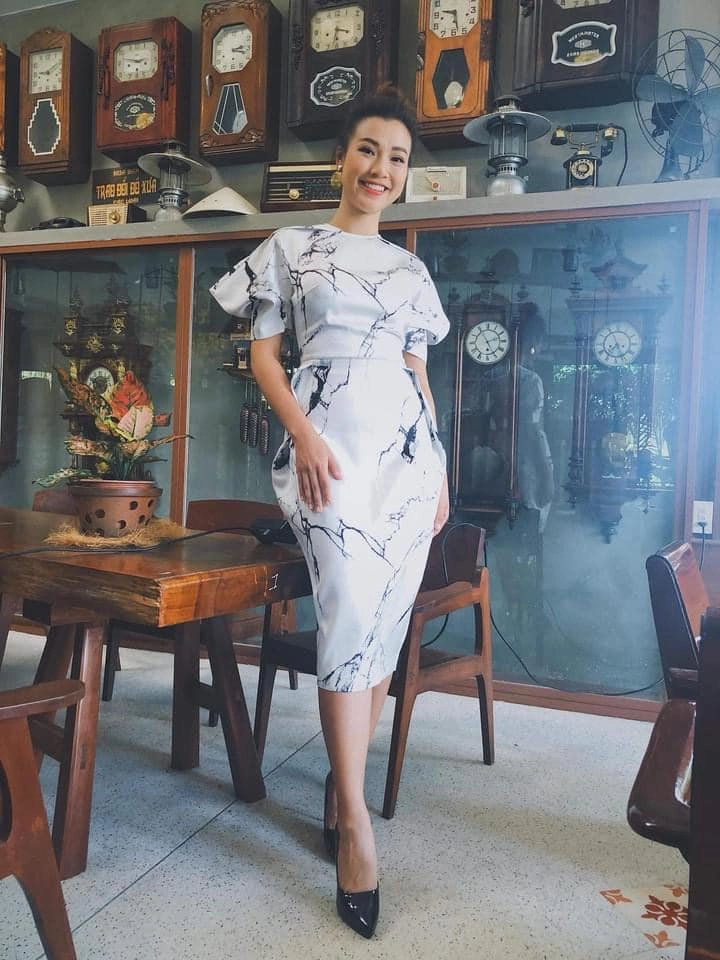 Hoàng oanh đắt show hậu ly hôn mặc chiếc đầm mua đâu cũng có đọ sắc cùng trương ngọc ánh - 8