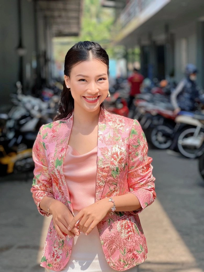 Hoàng oanh đắt show hậu ly hôn mặc chiếc đầm mua đâu cũng có đọ sắc cùng trương ngọc ánh - 10