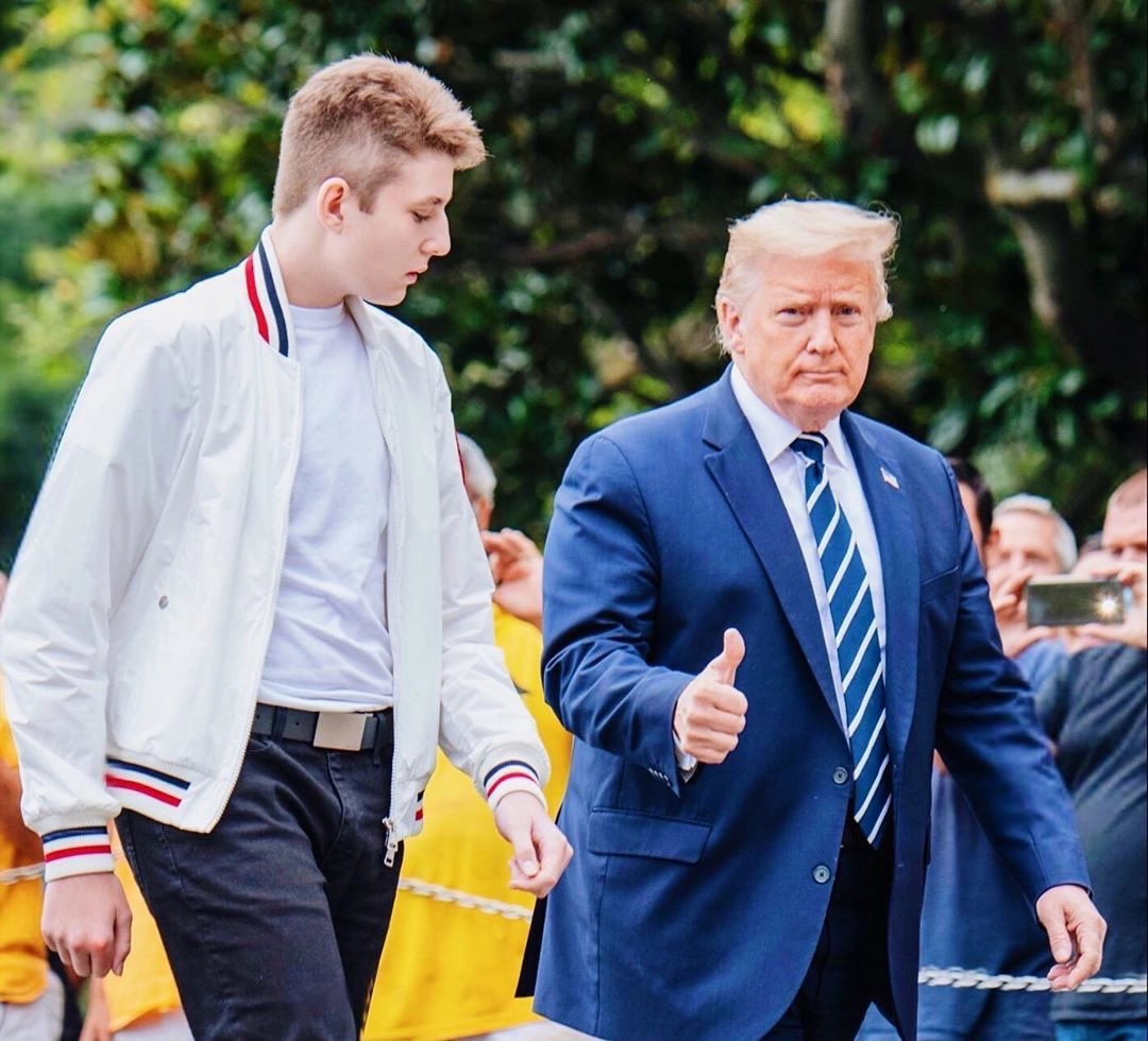 hoàng tử nhà trắng barron trump gây bão với chiều cao hơn 2m 14 tuổi trổ mã tài tử - 8