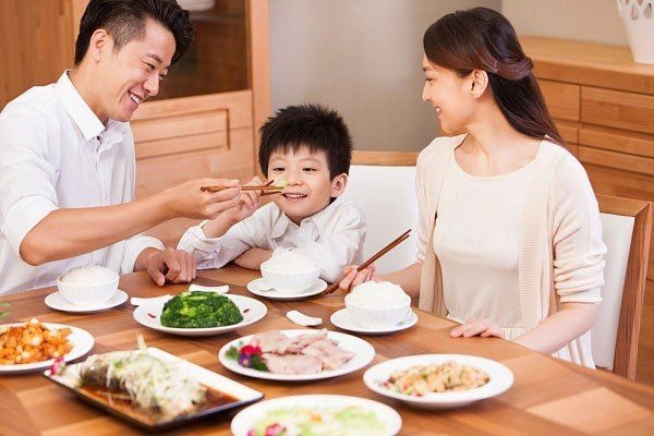 hoàng tử nhà trắng barron trump gây bão với chiều cao hơn 2m 14 tuổi trổ mã tài tử - 11