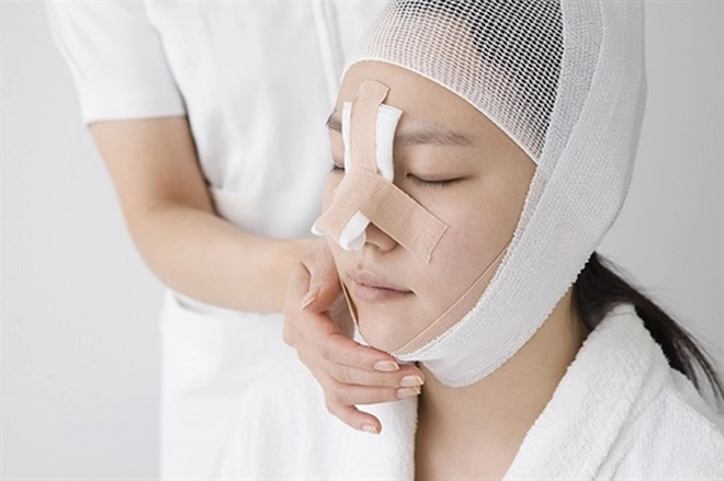 Hội bạn thân đông nhi liên tục vướng nghi vấn dao kéo người cằm nhọn hoắt người vẹo cả mũi - 14