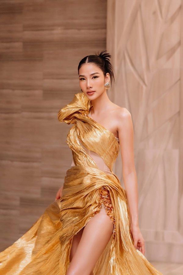 Hội hoa - á hậu đụng hàng những ngày đầu năm hoàng thuỳ khánh vân đụng độ nhiều nhất - 3