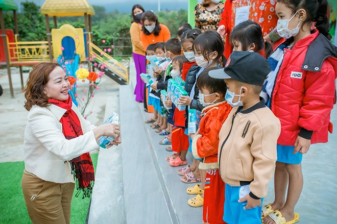 Hơn hai thập kỷ đèn đom đóm mang ánh sáng tri thức đến với trẻ em vùng sâu - 4