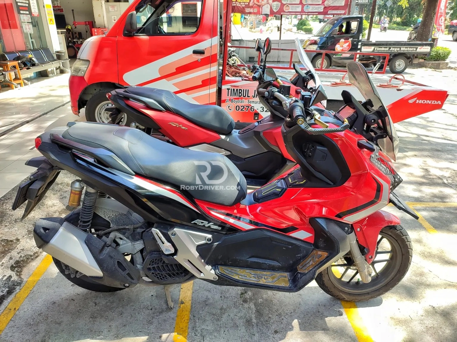 Honda adv160 và adv150 so dáng ngoài thực tế - 4