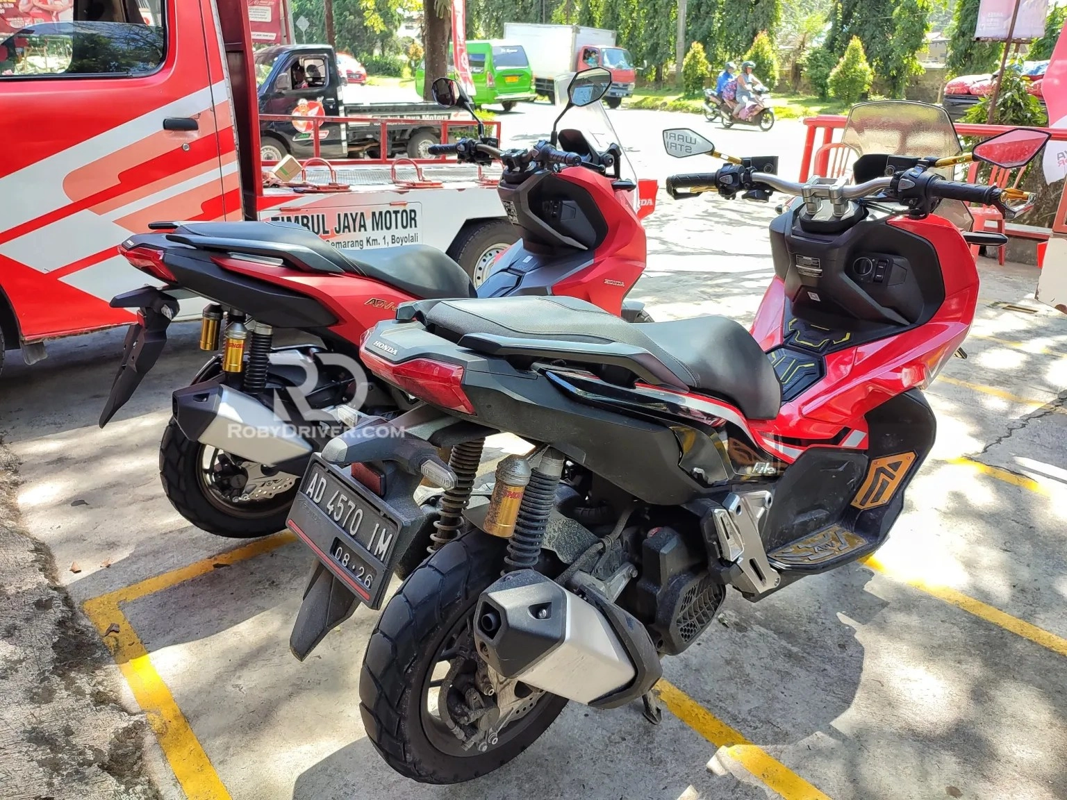 Honda adv160 và adv150 so dáng ngoài thực tế - 7