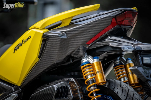 Honda adv350 độ phong cách racing màu vàng tươi của chủ vườn sầu riêng - 4