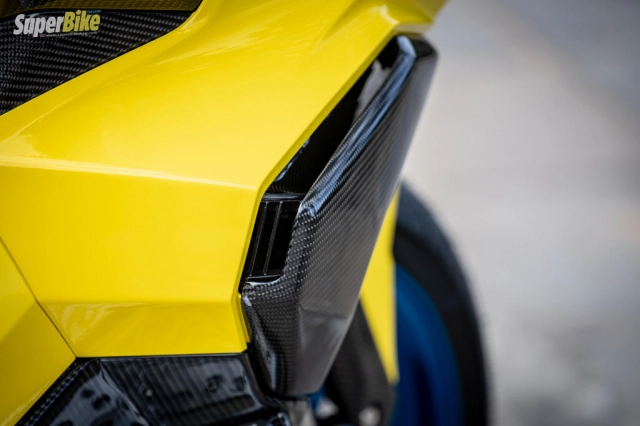 Honda adv350 độ phong cách racing màu vàng tươi của chủ vườn sầu riêng - 5