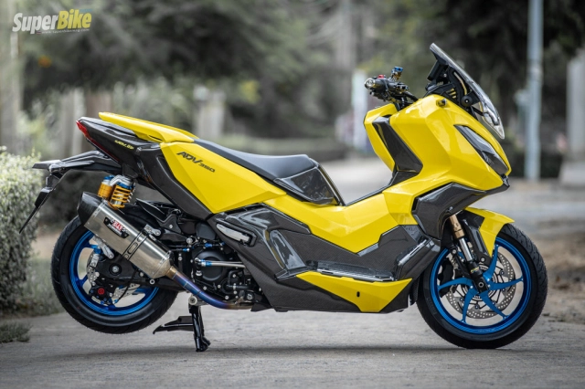 Honda adv350 độ phong cách racing màu vàng tươi của chủ vườn sầu riêng - 19
