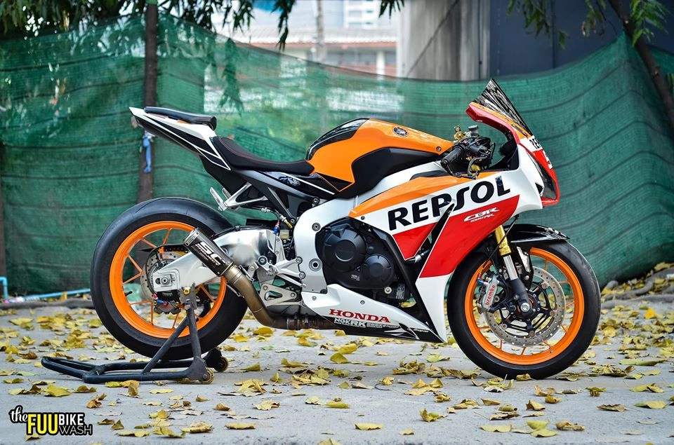 Honda cbr1000rr độ tối ưu hiệu suất theo phong cách repsol racing - 4