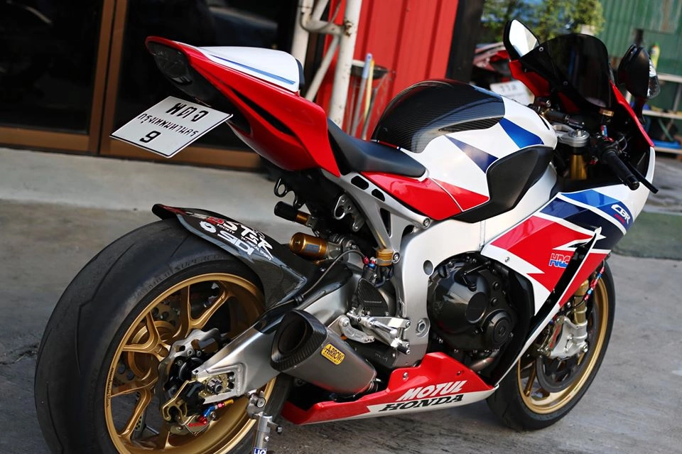 Honda cbr1000rr nâng cấp toàn diện theo phong cách hrc - 17