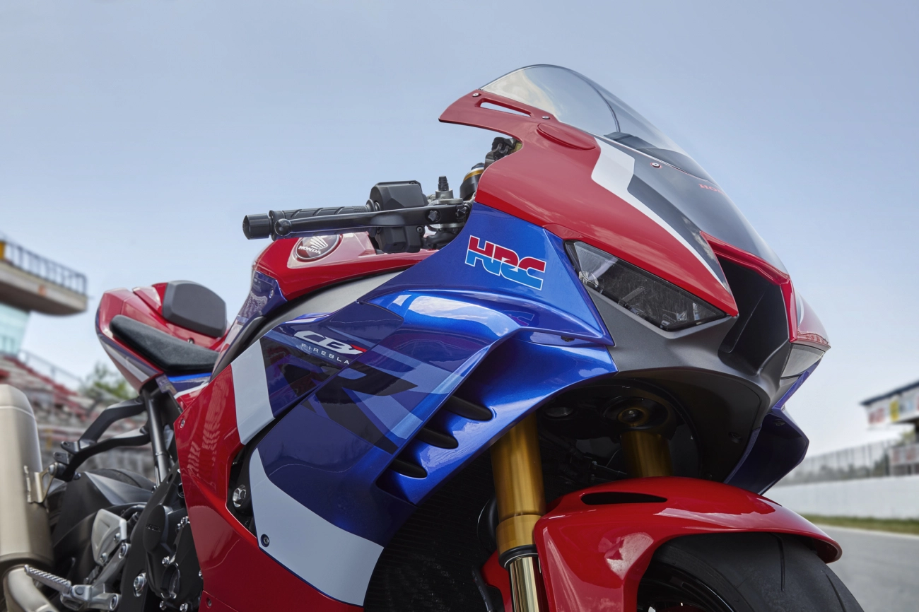 Honda cbr1000rr-r ra mắt thị trường việt với giá gần 1 tỷ - 3