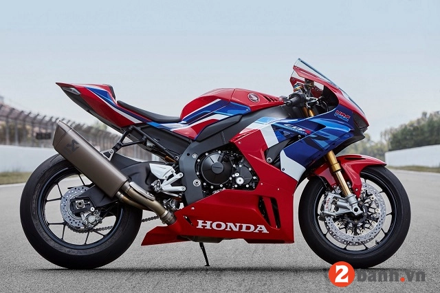 Honda cbr1000rr-r tại việt nam gặp sự cố rò rỉ dầu động cơ - 1