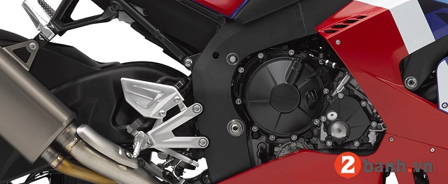 Honda cbr1000rr-r tại việt nam gặp sự cố rò rỉ dầu động cơ - 3