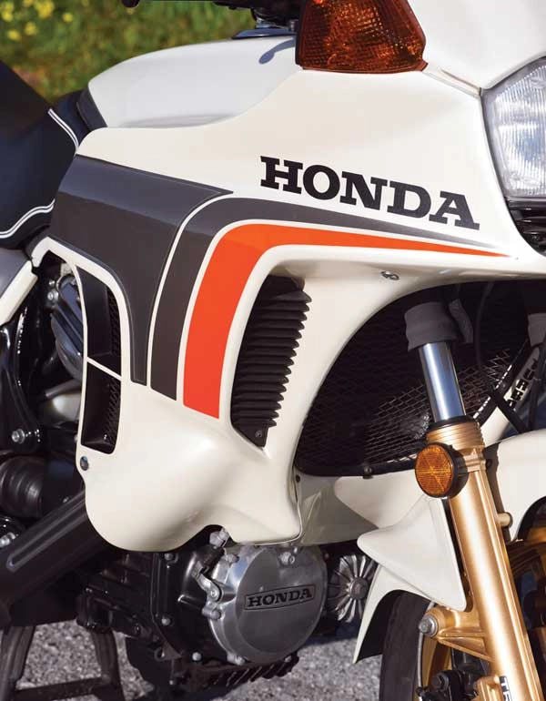 Honda cx500 turbo - mô tô đầu tiên trên thế giới được trang bị động cơ turbocharged - 5