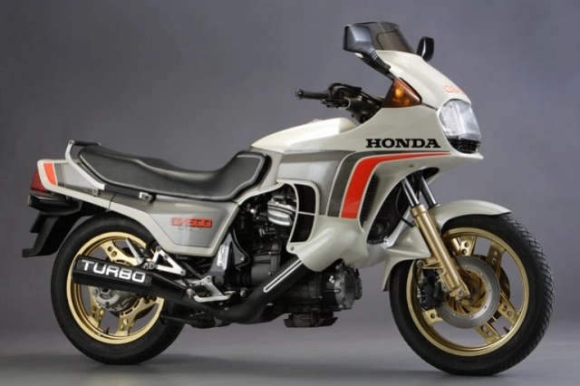 Honda cx500 turbo - mô tô đầu tiên trên thế giới được trang bị động cơ turbocharged - 10