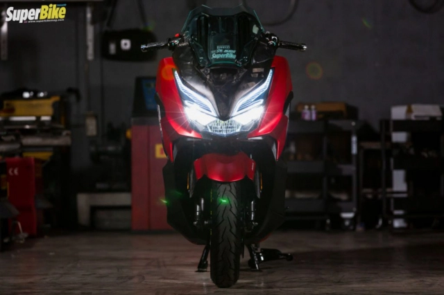 Honda forza 350 độ theo phong cách superbike - 2