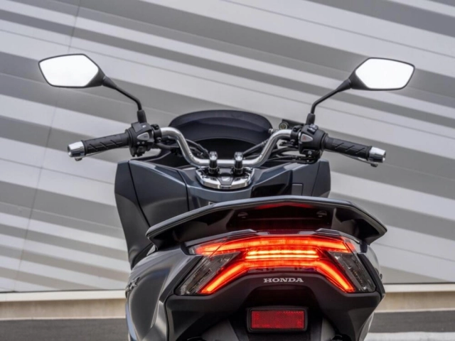 Honda pcx 2021 kiểu dáng mới lộ ảnh nóng - 4