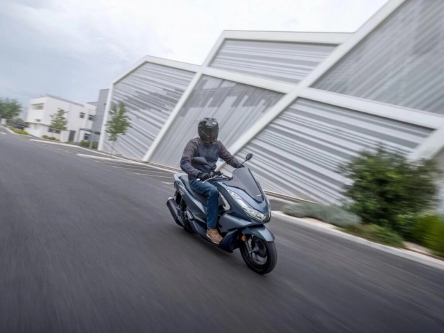 Honda pcx 2021 kiểu dáng mới lộ ảnh nóng - 15