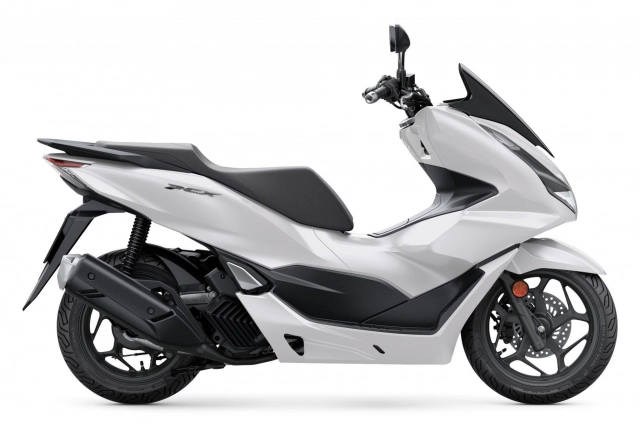 Honda pcx 2023 khiến phái mạnh đứng ngồi không yên khi vừa được ra mắt - 8