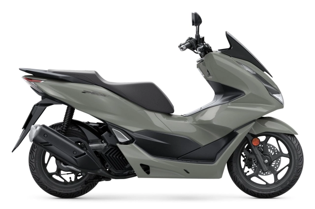 Honda pcx 2023 khiến phái mạnh đứng ngồi không yên khi vừa được ra mắt - 11