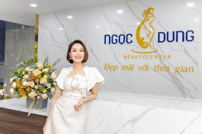 Hồng diễm hướng dương ngược nắng chứng minh câu nói gái 2 con trông mòn con mắt - 1