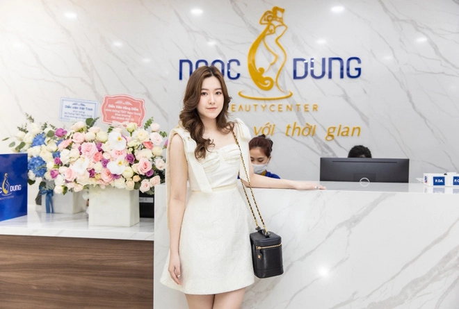 Hồng diễm hướng dương ngược nắng chứng minh câu nói gái 2 con trông mòn con mắt - 4