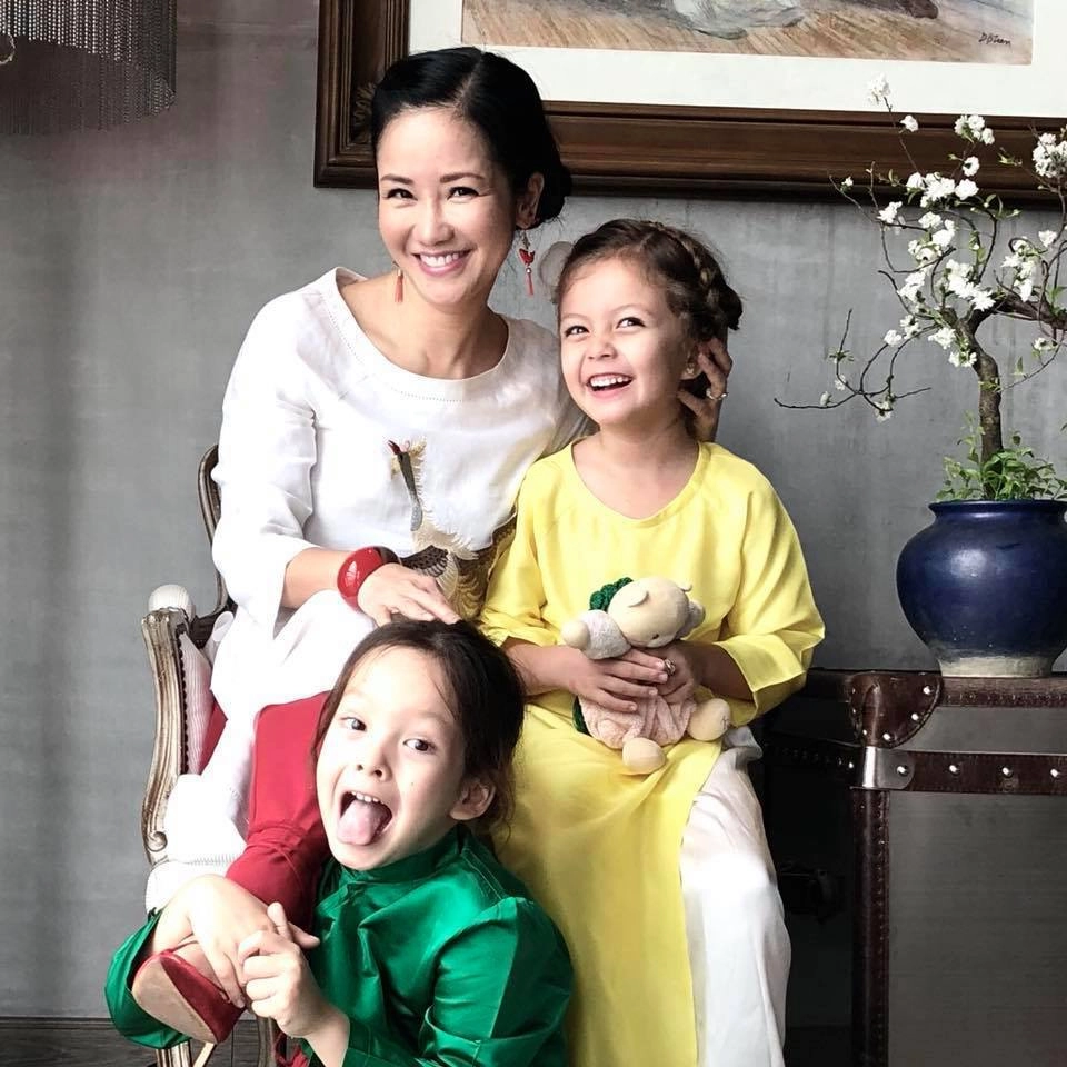 Hồng nhung vất vả sang mỹ thụ tinh ở tuổi 42 giờ hai đứa trẻ lai cực xinh giỏi giang - 19