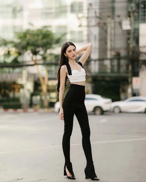 Hotgirl có tài sản hơn 50 tỷ diện chiếc quần đi làm chị em công sở chỉ muốn mua theo - 8