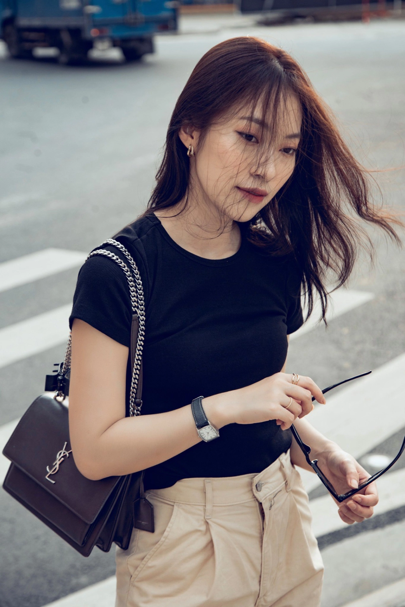Hotgirl con nhà người ta khánh vy phủ sóng hàng hiệu mặc đồ công sở hoá tiểu thư sang chảnh - 2