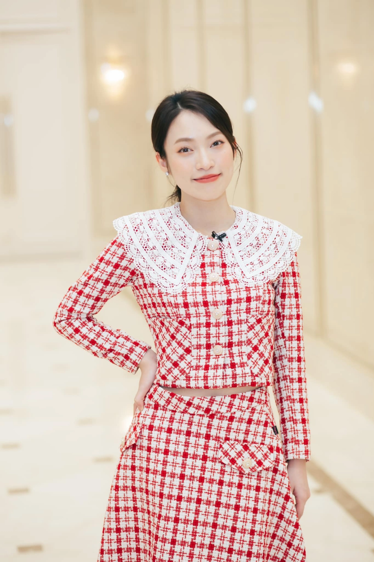 Hotgirl con nhà người ta khánh vy phủ sóng hàng hiệu mặc đồ công sở hoá tiểu thư sang chảnh - 15