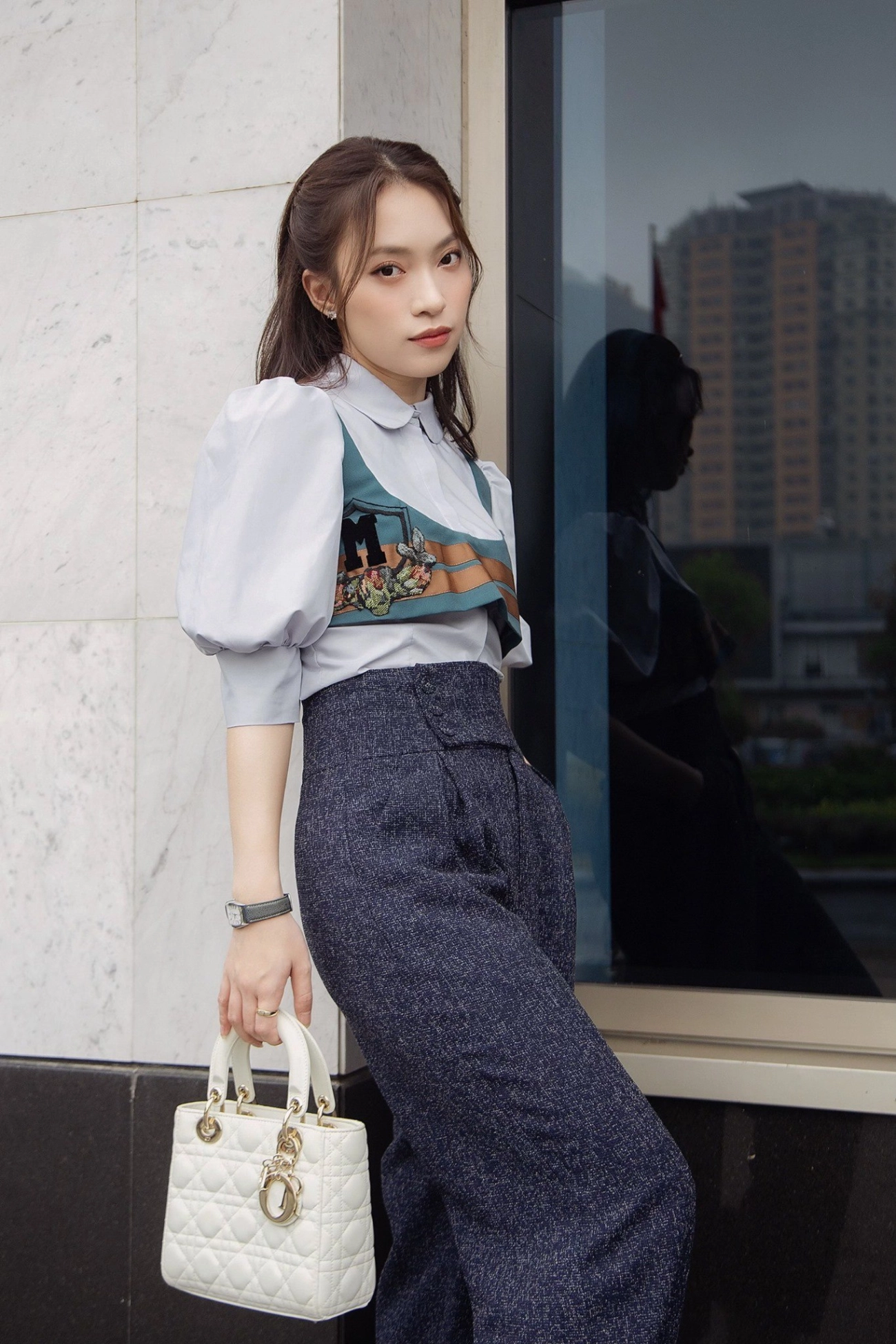 Hotgirl con nhà người ta khánh vy phủ sóng hàng hiệu mặc đồ công sở hoá tiểu thư sang chảnh - 18