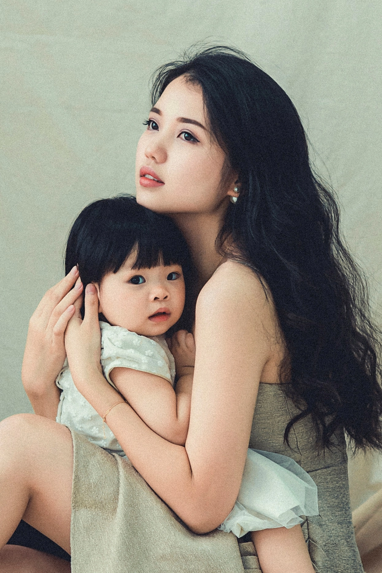 Hotgirl đh ngoại thương sáng lên giảng đường là cô giáo thiên thần tối về với chồng con đảm đang - 3