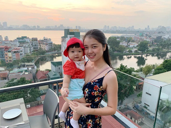 Hotgirl đh ngoại thương sáng lên giảng đường là cô giáo thiên thần tối về với chồng con đảm đang - 7